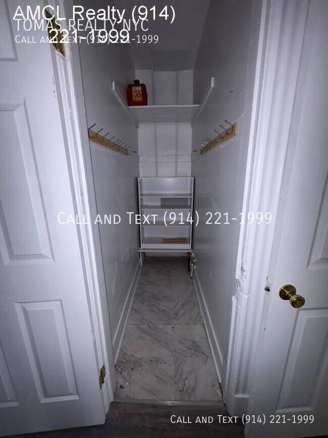 Foto del edificio - 127 Stanley Ave