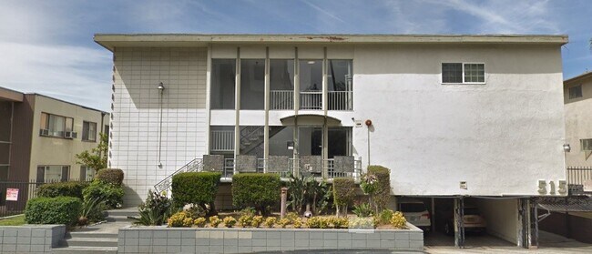 Building Exterior - 515 S Kingsley Dr