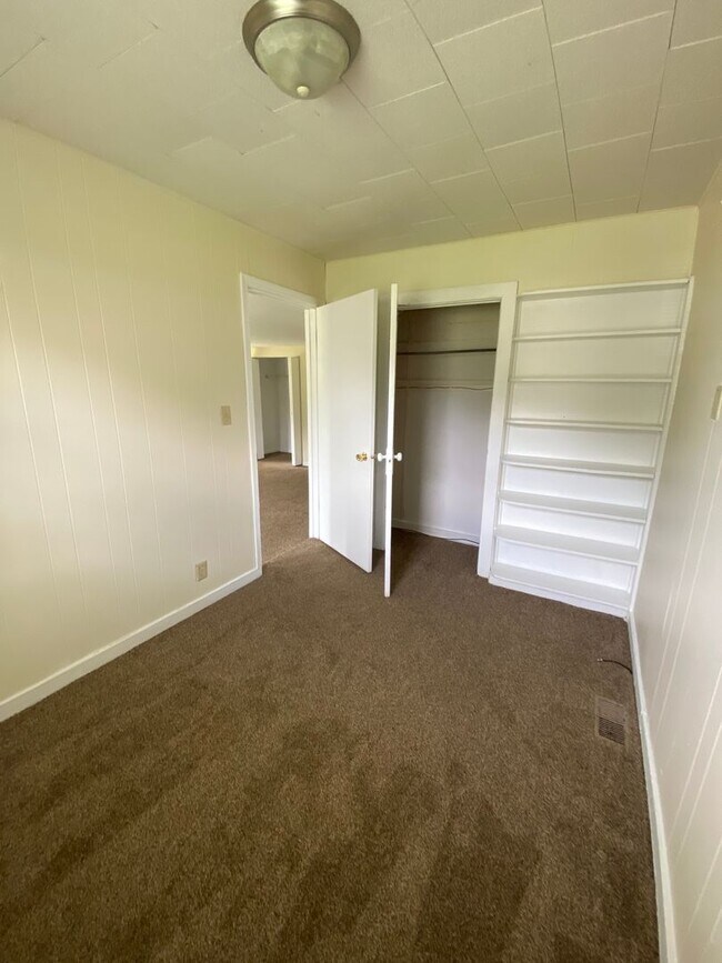 Foto del edificio - 2 Bedroom House - Near Meadows Shopping Ce...
