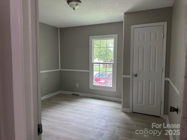 Foto del edificio - 10731 Osprey Dr