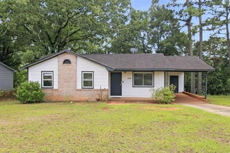 Building Photo - 400 Richcreek Rd
