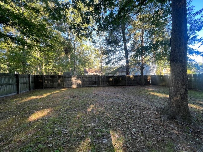 Building Photo - 3505 Colonnade Dr