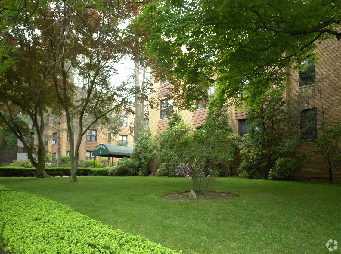 GreenRidge Gardens Apartments in White Plains, NY
