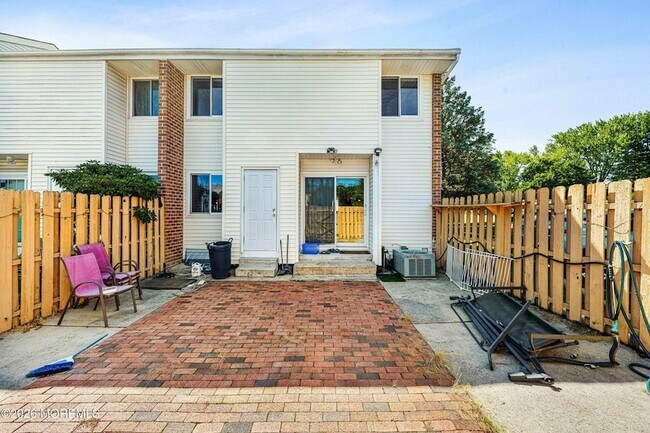 Foto del edificio - 1 Quincy Cir