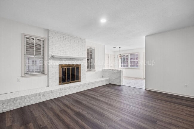 Photo - 6326 Thornfield Dr House