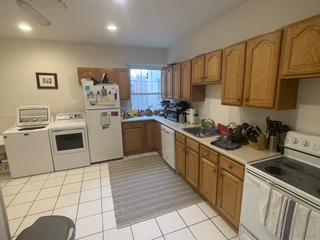 Building Photo - 20 Dean Rd