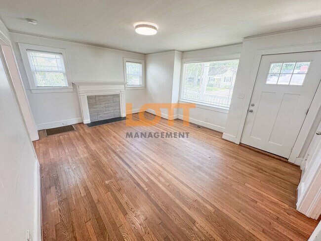 Foto del edificio - 110 Pleasant Ridge Ave