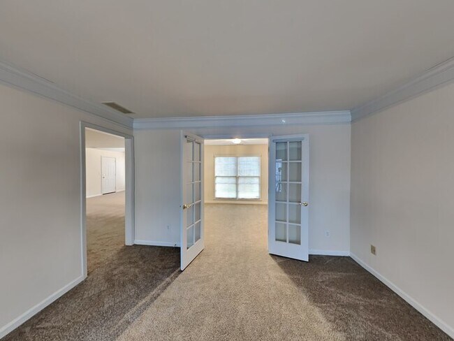 Foto del edificio - Spacious 3 Bedroom Home located in Johns C...