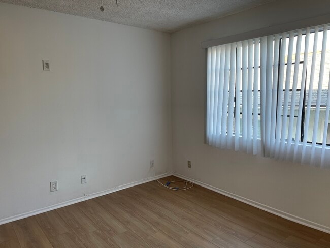 Building Photo - 3228 Honolulu Ave