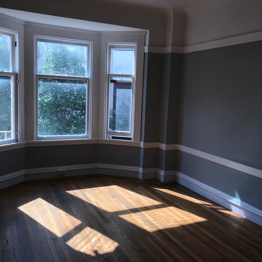Primary Photo - 337 Hyde St