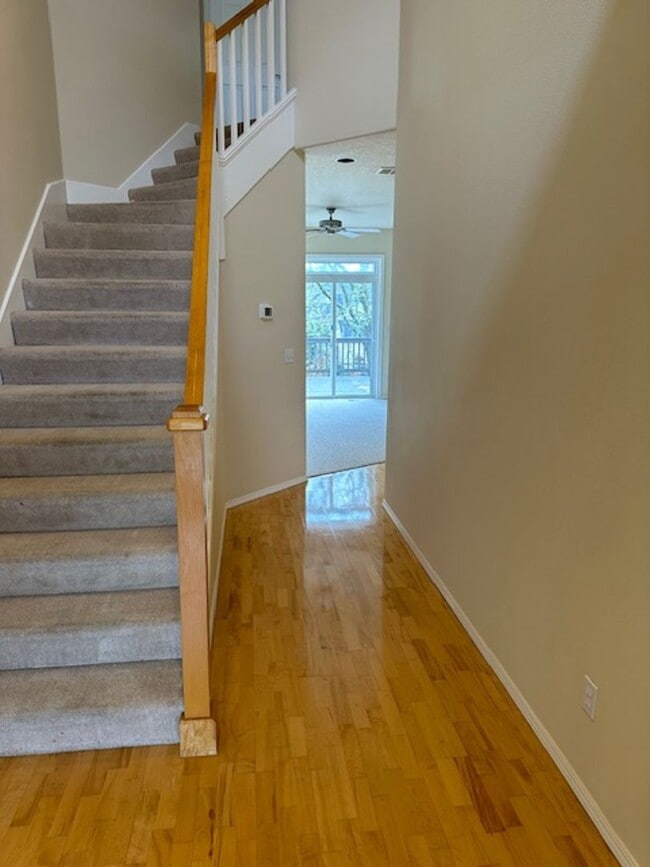 Building Photo - Home Located in Grand Oaks- Access to pool...