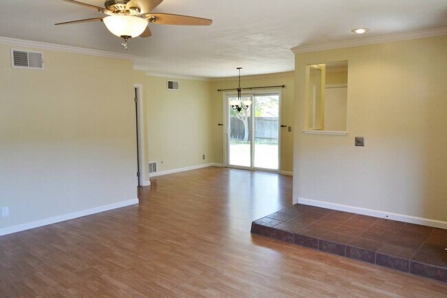 Building Photo - Santee HOUSE 2 BR 2BA+Bonus Room, 2 Car Ga...