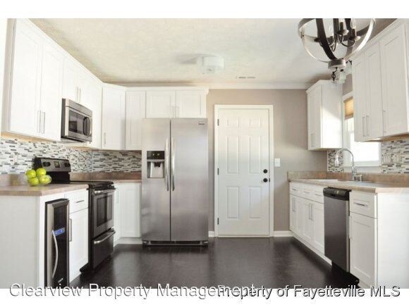 Foto del edificio - 1021 Locks Creek Rd