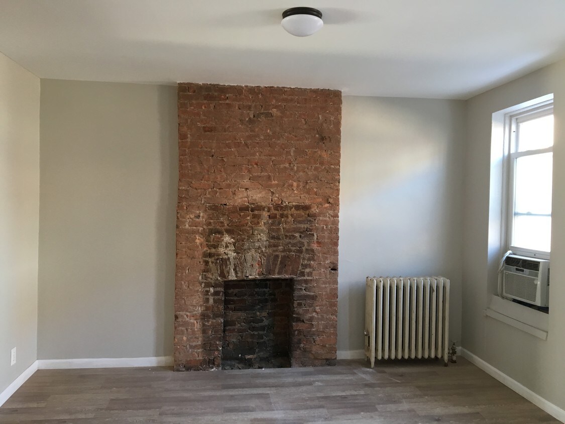 Primary Photo - 241 45th St