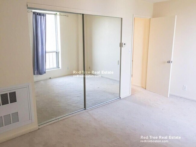 Foto del edificio - 33 Pond Ave