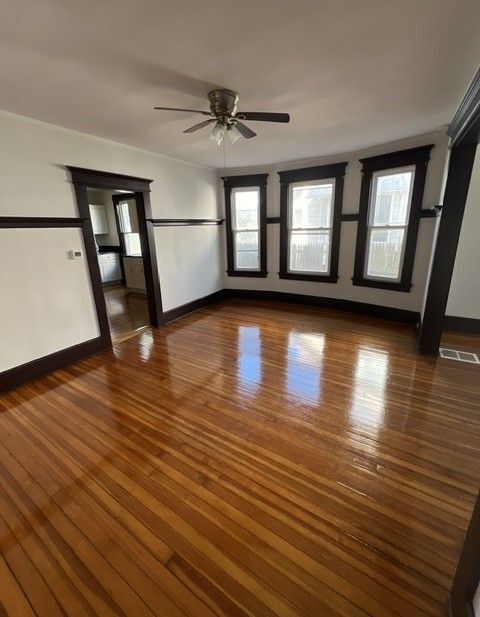 Foto del edificio - 48 Riverview Pl