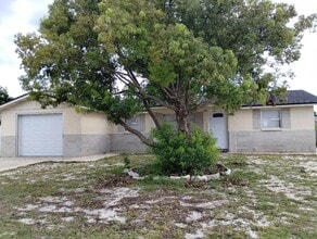 Building Photo - 7918 Hawthorn Dr