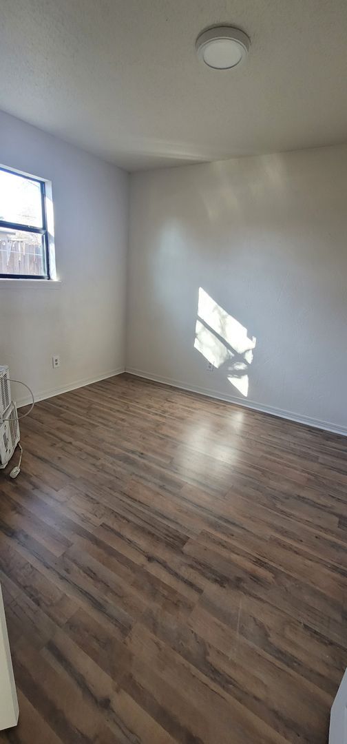 Building Photo - 104 S Belleview St