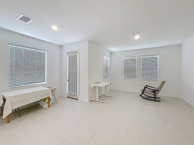 Foto del edificio - Beautiful New Townhome in The Townes at Cross Creek | New Tampa!