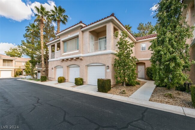Foto del edificio - 251 S Green Valley Pkwy