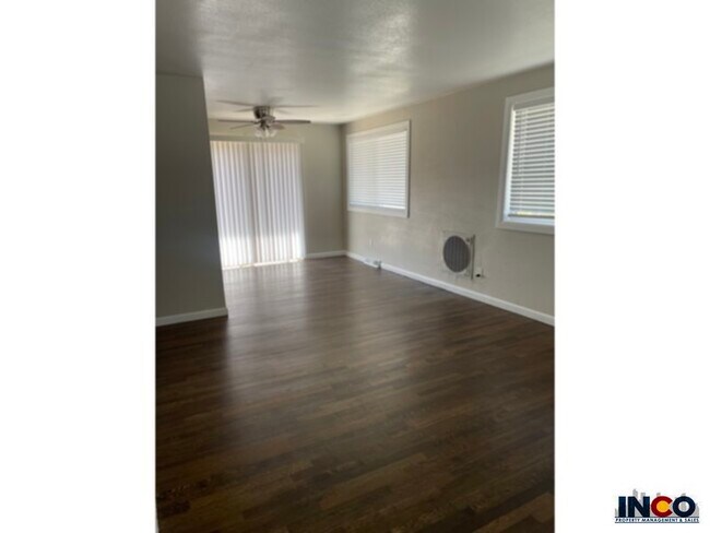 Foto del edificio - 634 W Crestline Ave