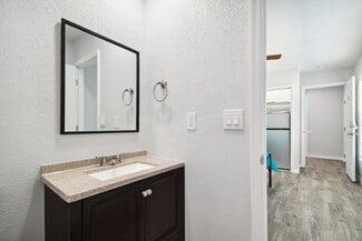 Building Photo - 1051 Dogwood Dr