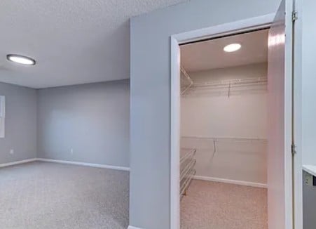 Building Photo - 504 Greenwich Dr