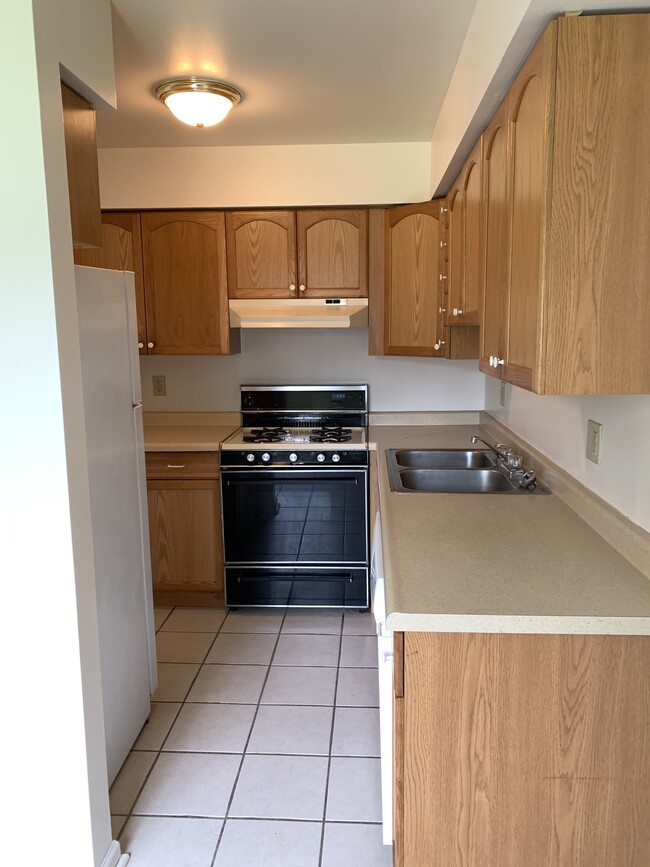 Building Photo - 8163 Ralston Ct