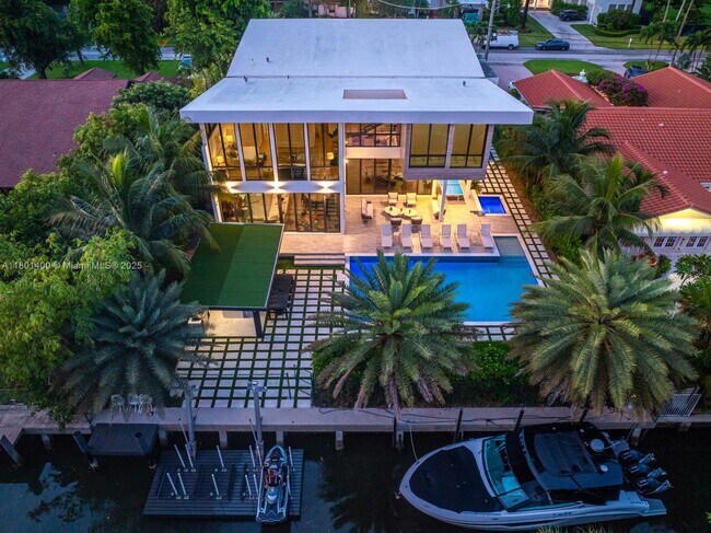 Foto del edificio - 521 Holiday Dr