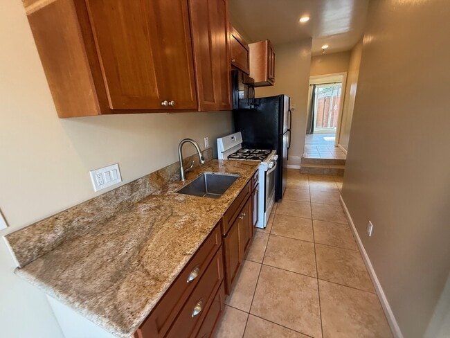 Building Photo - 5432 Mary Lane Dr