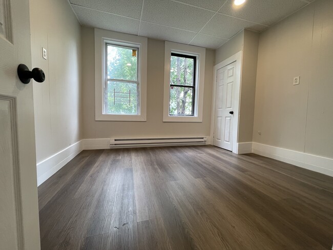 114 Neptune Ave 1R - 115 Neptune Ave