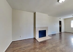 Building Photo - 2140 California Ave