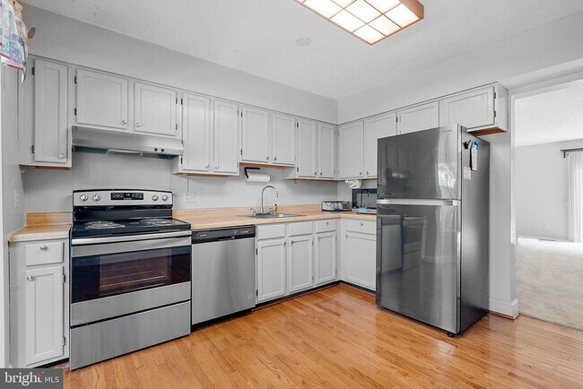 Building Photo - 7 Powhurst Ct