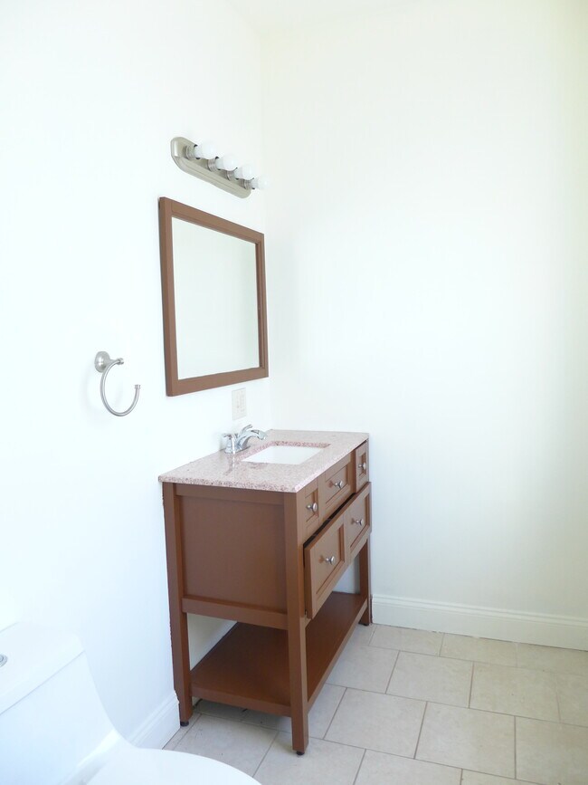 Building Photo - 48 Dudley St