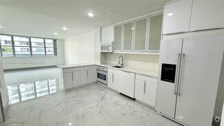 Building Photo - 999 Brickell Bay Dr