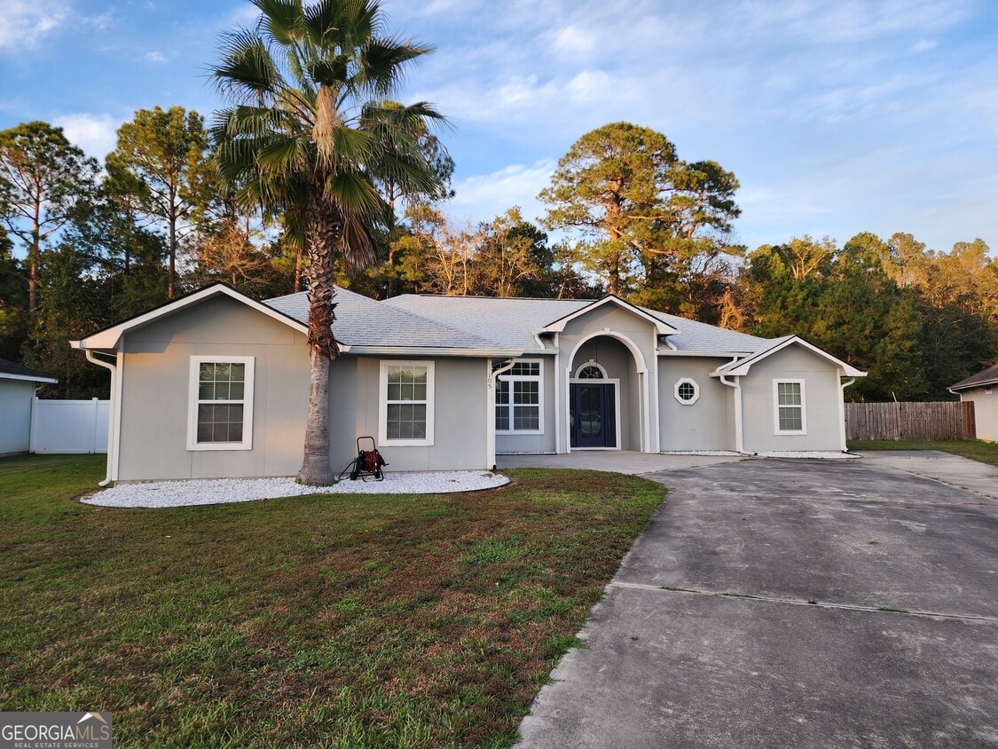 Foto principal - 105 Camellia Dr