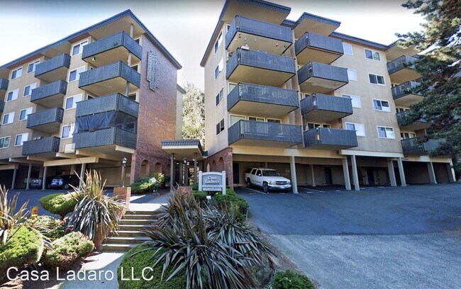Building Photo - 3535 27th Pl W
