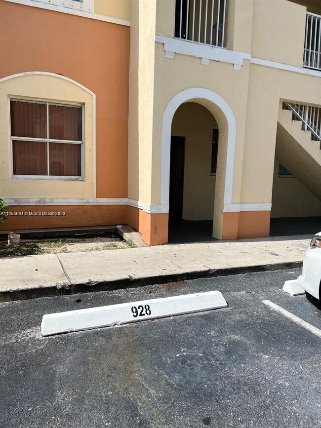 Foto del edificio - 1660 SE 29th St