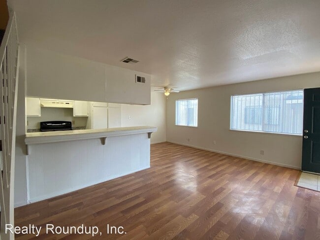 Building Photo - 2 br, 1 bath House - 408 E Bianchi Rd #2