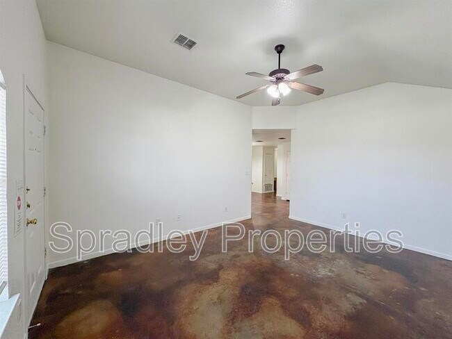 Building Photo - 5504 Luxor Dr