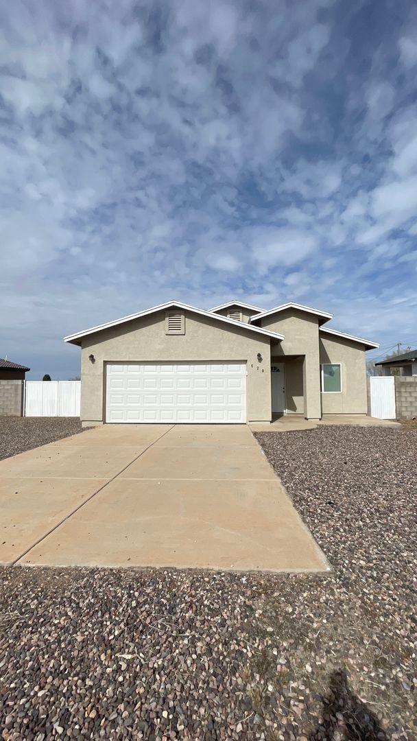 Building Photo - 520 Anderson Ave