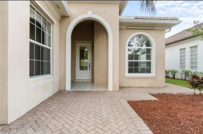 Building Photo - 2302 Heydon Cir W