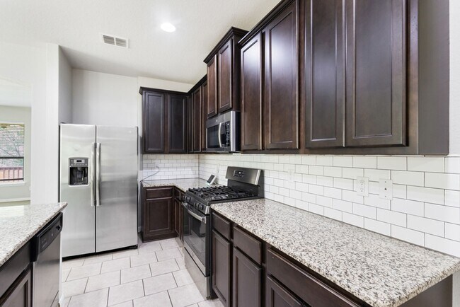 Foto del edificio - 4 Bedroom/2.5 Bathroom Home in the Hidden Canyons at Texas Research Park Subdivison