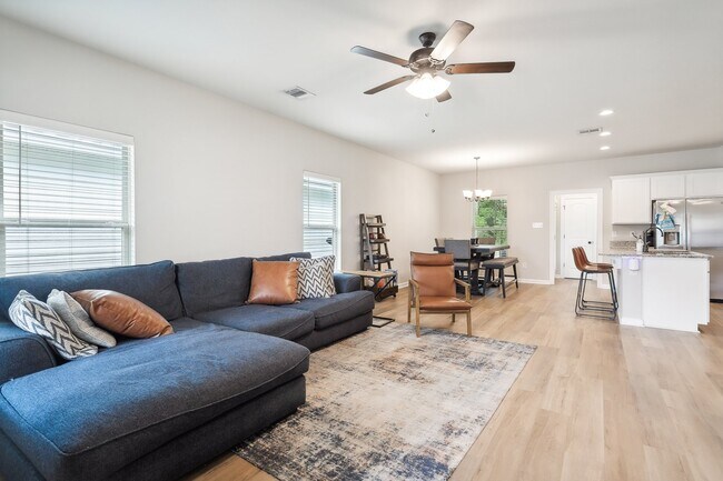 Foto del edificio - 60341 Sunset Oak Blvd