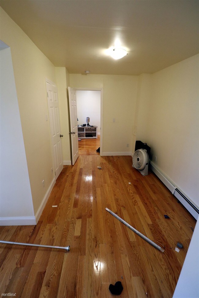Building Photo - Studio, 1 bath  - 33 Clinton St # 1