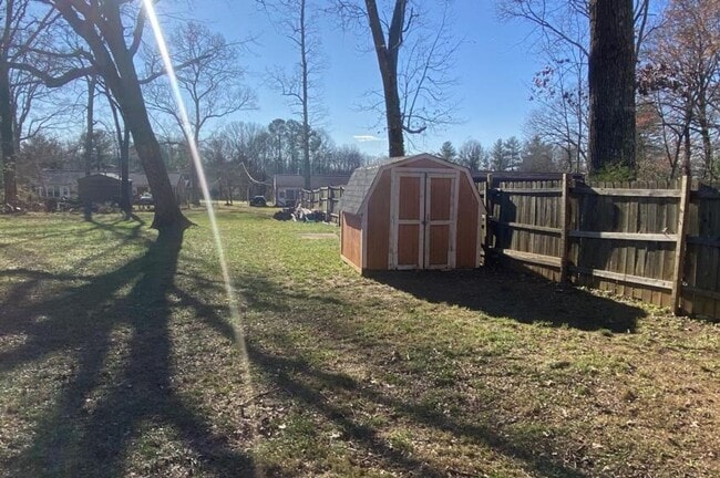 Building Photo - 209 Homewood Dr