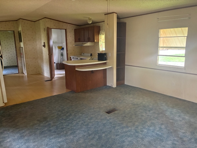 Building Photo - 2710 N Farm Rd 137