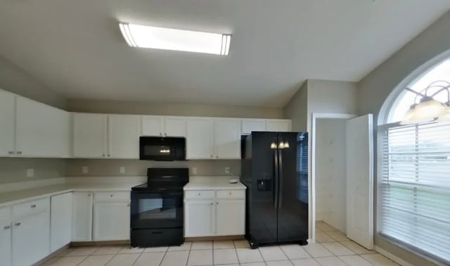 Foto del edificio - 5743 Rywood Dr