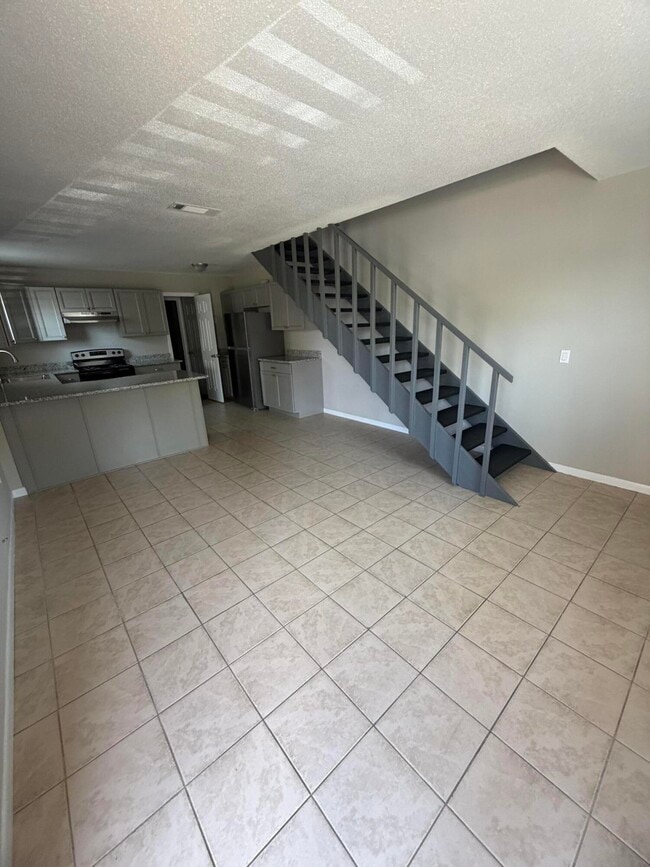 Foto del edificio - 124 Hampton Dr