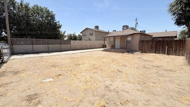 Foto del edificio - 2 bedroom 1 bathroom home near 34th St/ Chester Ave